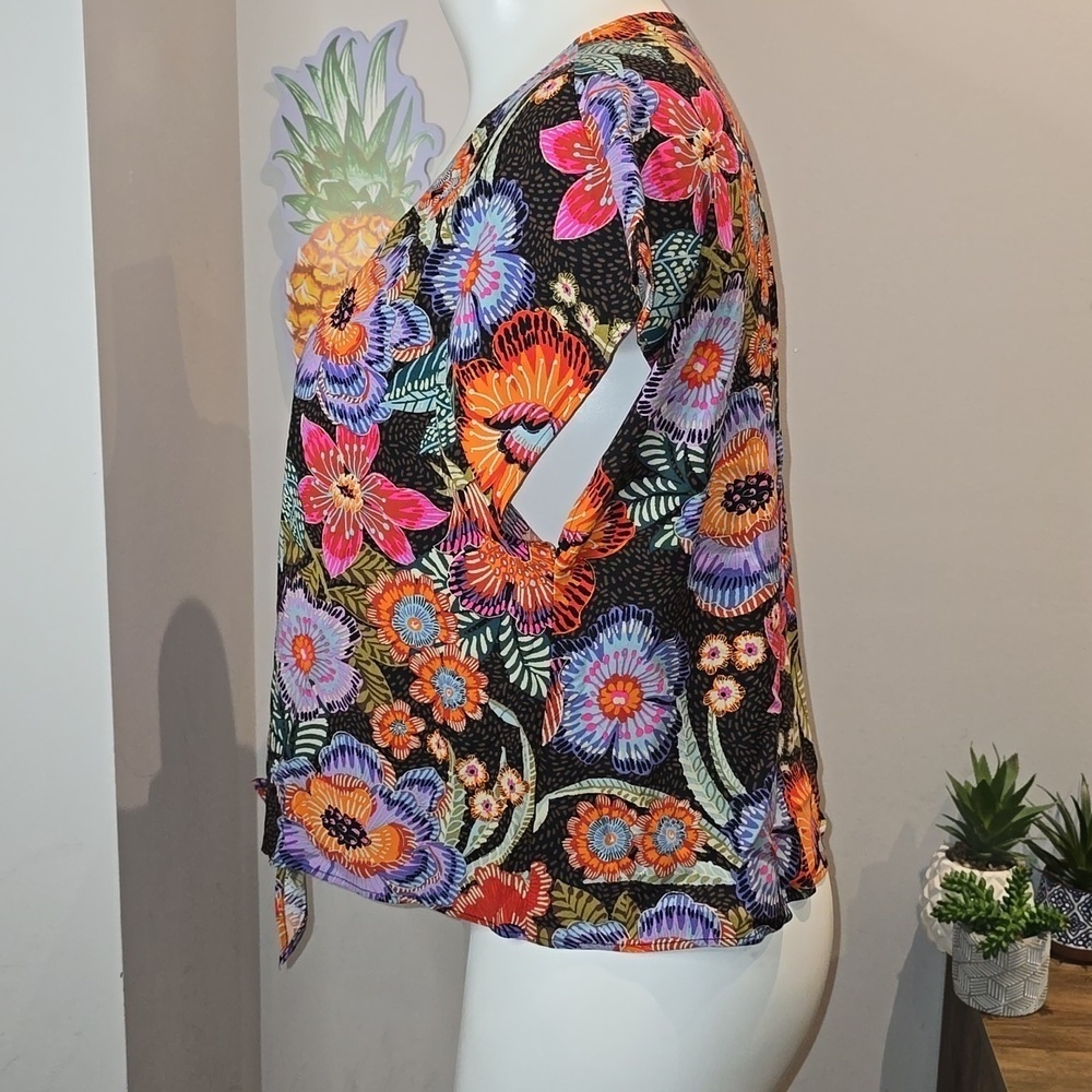Torrid - Challis Dolman Tie Front Crop Top in Decorative Floral & Deep Black‌ - Picture 5 of 14